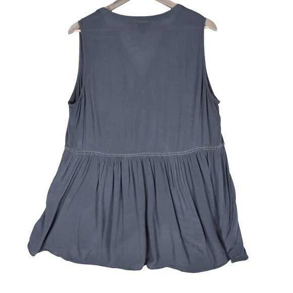 Torrid Gray Sleeveless Blouse Size 0 Button Front Flowy Boho Soft Feminine - Picture 3 of 8